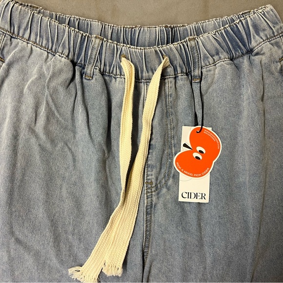 Cider Closets Happy Hour Wide-Leg Jean Pants with Drawstring Sz L - Picture 2 of 4